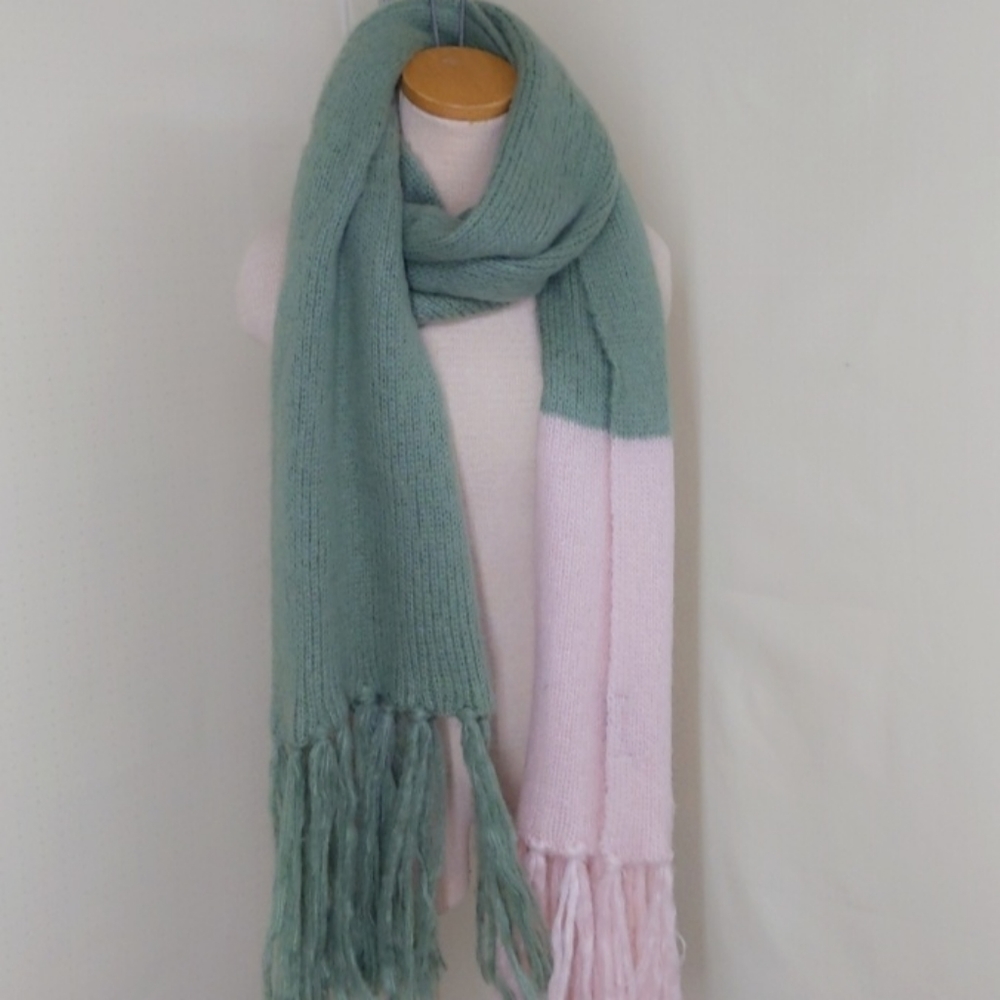 NWT Steve Madden Ultra Soft Cozy Knit Scarf Wrap
